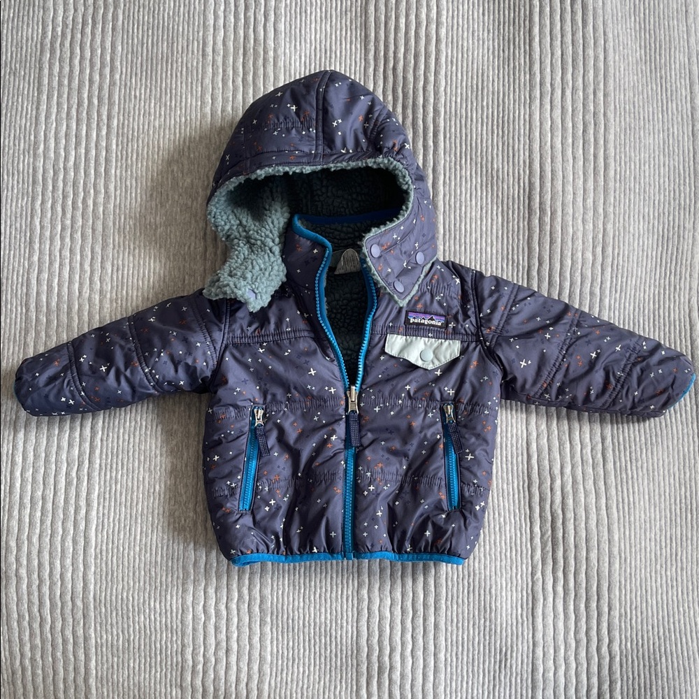 Patagonia Kids' reversible puffer detachable Hood 12-18 months